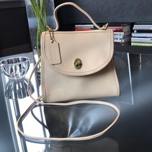 On hold : VINTAGE COACH TOP HANDLE BAG